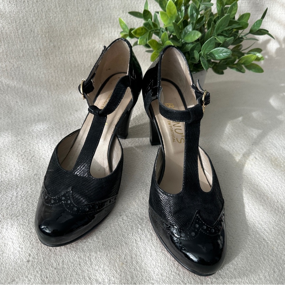 Brunu’s - Vinatge Patent Sandals